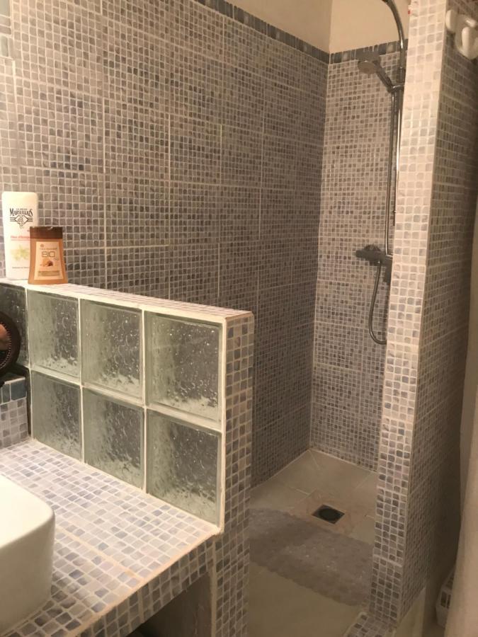 Chambre D'Hotes Le Cedre Apt Luaran gambar